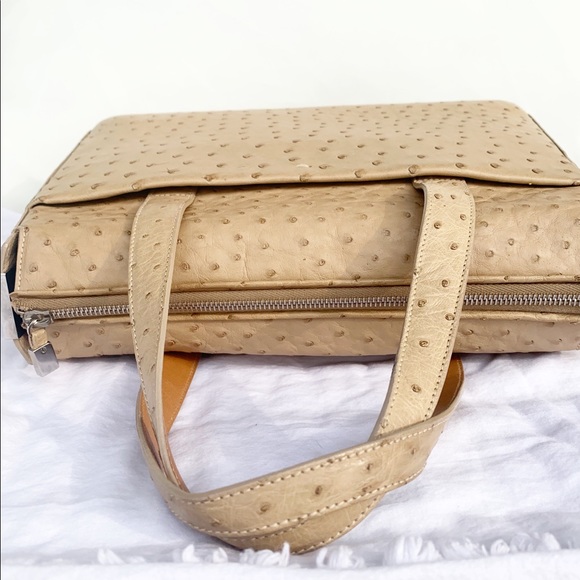Burberry London ostrich tote handbag cream beige - Picture 2 of 10